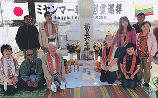 今年１月の「慰霊の旅」の様子