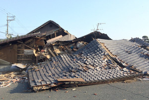 地震被害の様子（15日撮影）