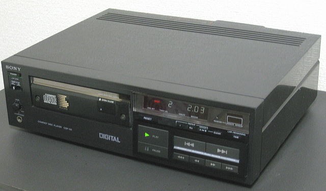 画期的なCDプレーヤー1号機　CDP-101 価格168,000円