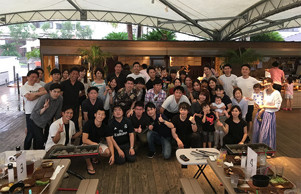 賑やかなバーベキュー大会