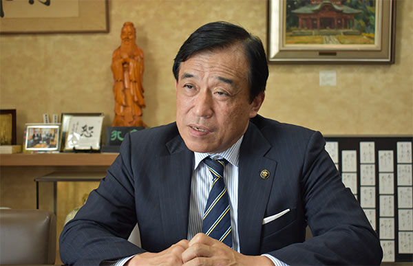 多久市長 横尾 俊彦 氏