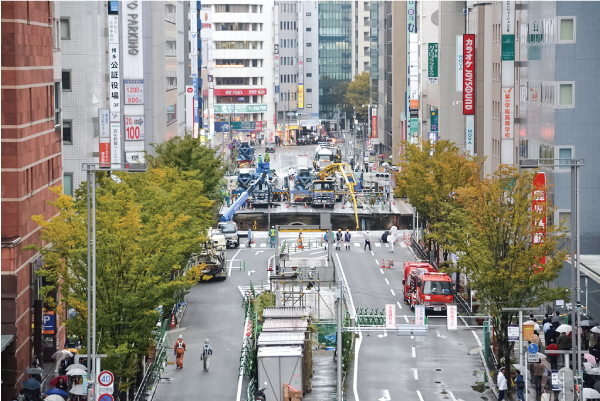 博多駅前陥没事故(2016年11月8日撮影)