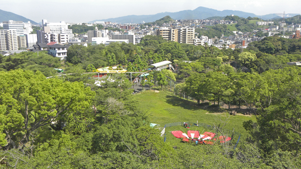 市街地に隣接し、市民に親しまれてきた到津の森公園。新たな道を模索し続ける