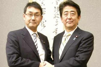 河井克行被告と安倍元首相(河井被告のFacebookより)