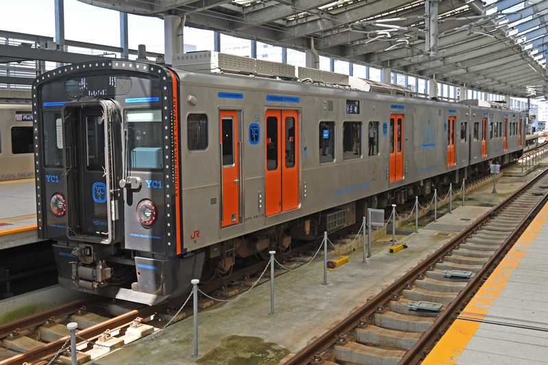 （写真5）ディーゼルエレクトリック駆動と蓄電池のハイブリッド車両、YC1