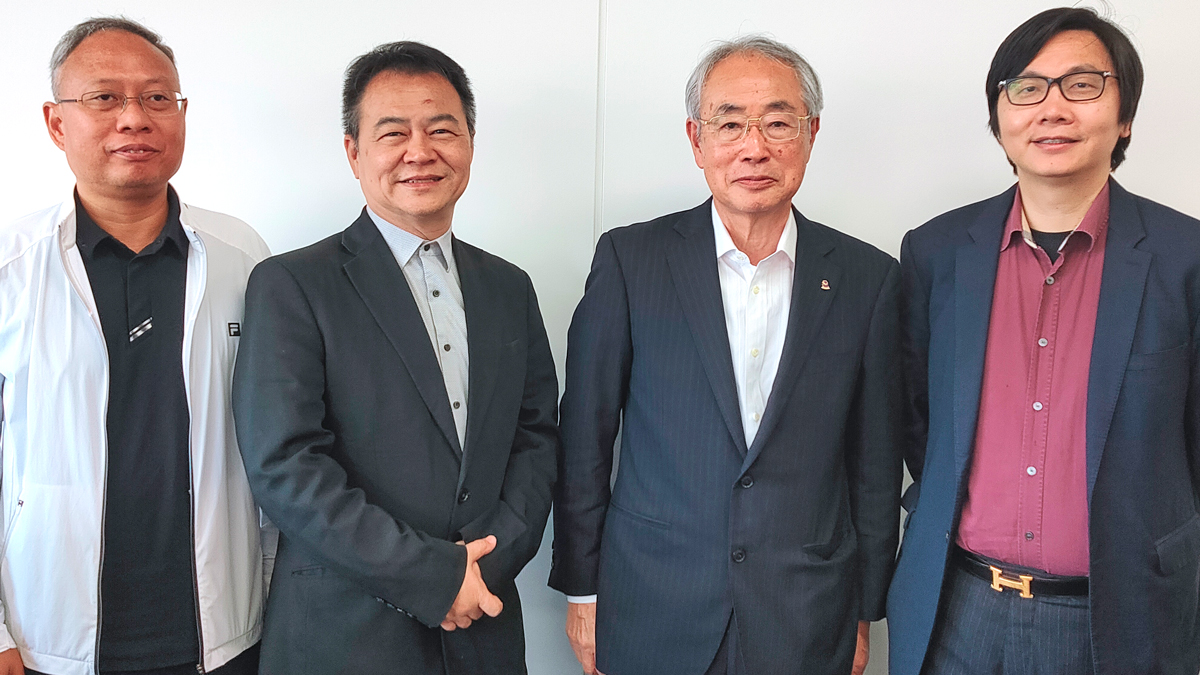 (左2人目から)盧華威BMIグループ会長、児玉直データ・マックス会長、翁道逵・ベリーベスト法律事務所パートナー