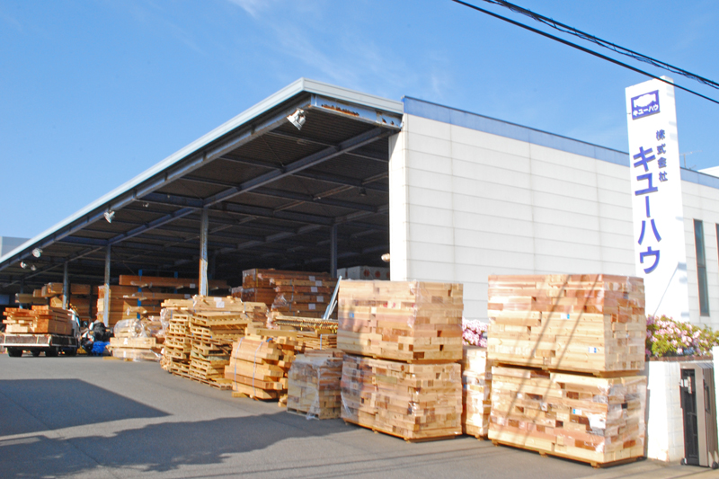 地域ビルダーなどへの出荷を待つ木材