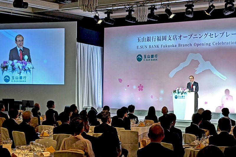 祝辞を述べる陳銘俊在福岡台北経済文化弁事処処長