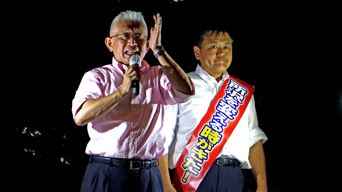 和泉前市長と小野塚候補（現・市長）