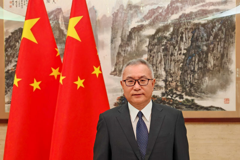 中華人民共和国駐福岡総領事 楊慶東 氏