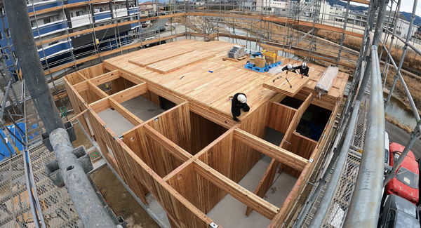 あるCLT建築物の施工時の様子