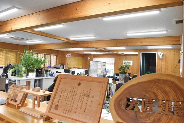 大匠建設のオフィスの様子