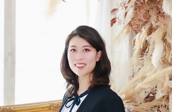 鶴岡純 氏