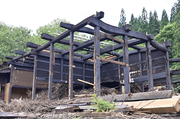 新潟県阿賀町に建っていた築約160年の古民家の構造躯体(提供=小田急不動産)