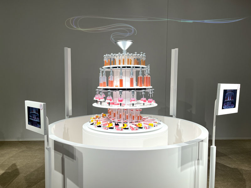 充填ロボットの動きを可視化した展示