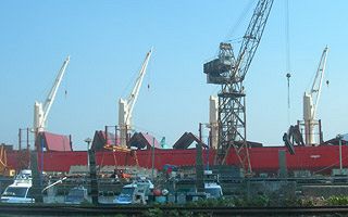 三菱重工長崎造船所は三度立ち上がれるか～客船の失敗が街の未来揺るがす