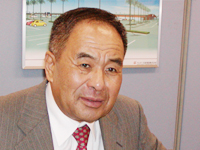 （株）マキオ（A-Zスーパーセンター）代表取締役社長　牧尾　英二 氏