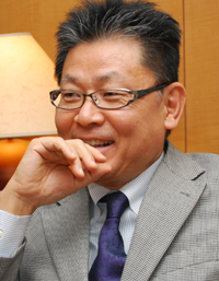 富山大学　芸術文化学部　教授　伊東 順二 氏