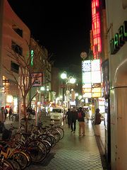 中洲の募金箱はケタが違う