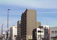 残る不動産は、岩倉社長と中井常務が残って売却に当たることになった...
