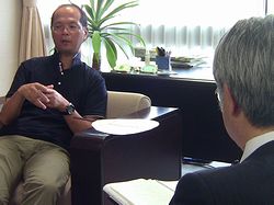 樋渡市長との対談風景（12年10月９日）