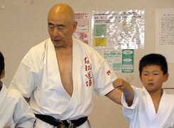 石松剛社長 空手　風景