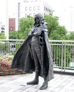 松本零士氏の代表作、キャプテンハーロックなどの銅像も小倉駅北口に設置されている