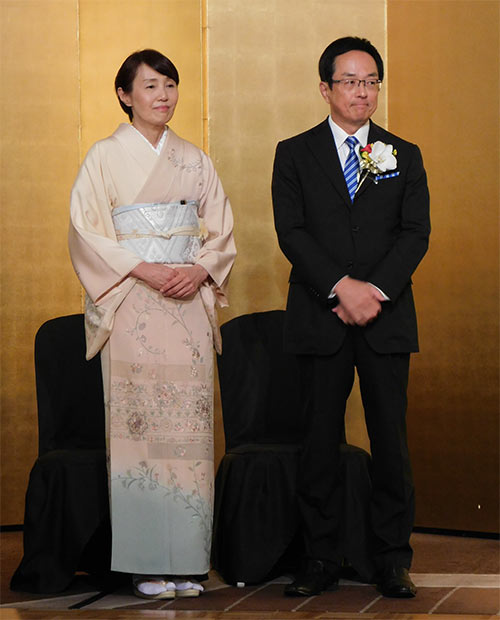 原中副議長を支えてきた、圭子夫人と共に