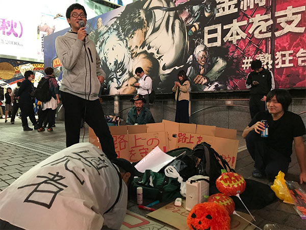 演説する和田さん（左、2019.10.18筆者撮影）