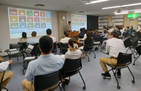 社内勉強会「健康住宅とSDGｓ」の様子