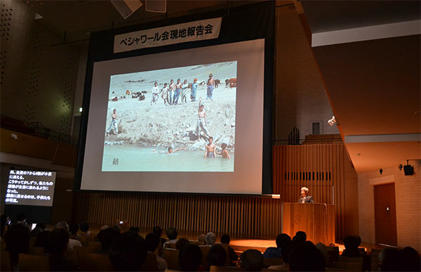 現地活動報告会の様子（2012年6月）