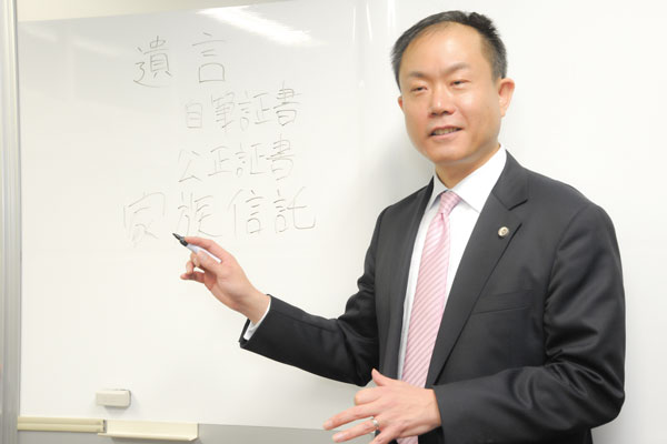 岡本 成史 氏