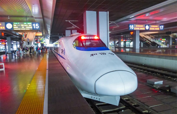 一部運休、乗客減少の中国新幹線