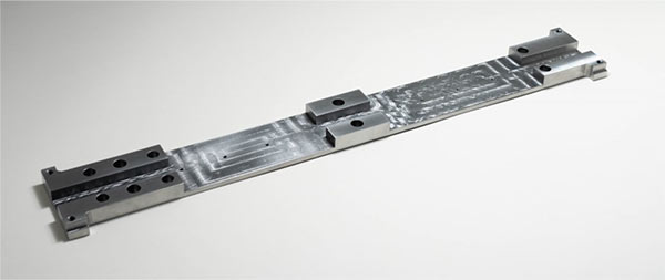 SS400 焼鈍材で製作した高精度重切削加工品の例