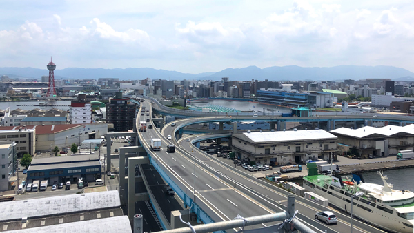 福岡都市高速を眼下に置く眺望