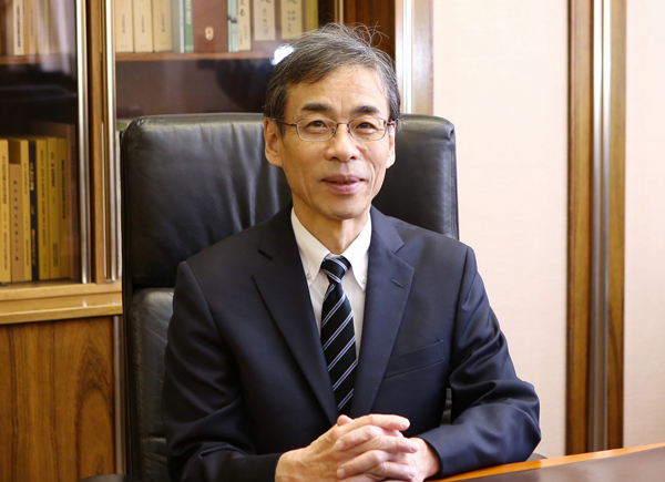 （学）産業医科大学　学長　尾辻 豊 氏