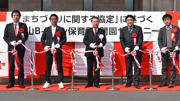 左から、溝田代表、鶴丸理事長、早川代表、松田町長、赤樫代表