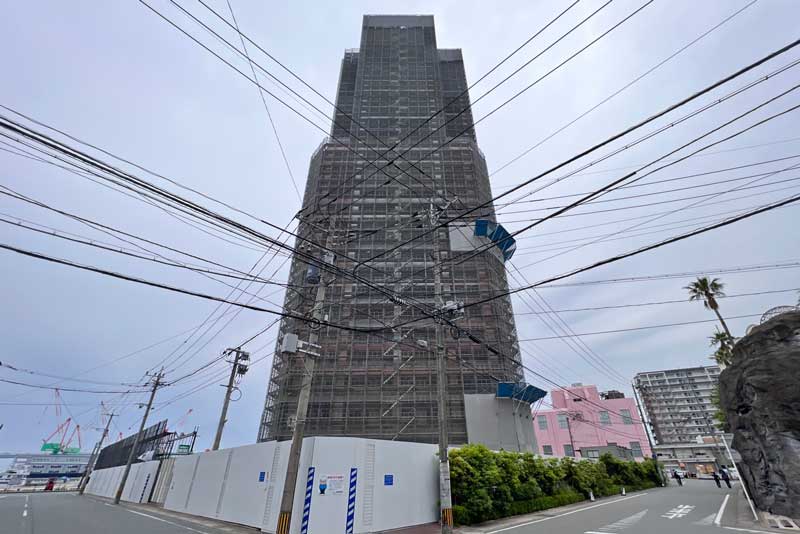 日本初、高層免震構造マンション解体工事