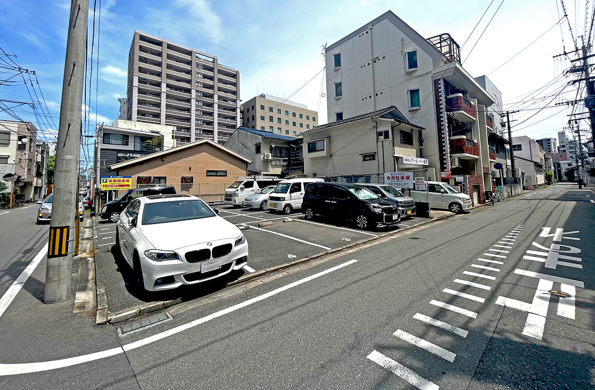 日赤通り近くの駐車場ほか（清川2丁目）