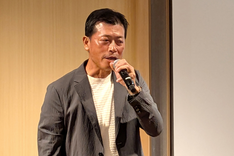 中締めの挨拶を行うNIKKENホールディングス（株）の金子幸生氏