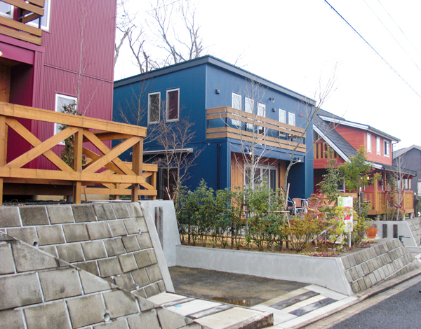 戸建街区にはログハウスの区画もある