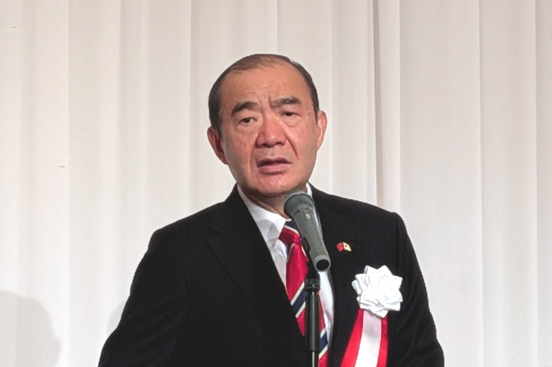 あいさつを行う陳処長