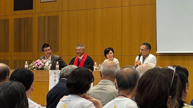 ジャーナリスト・福田ますみ氏（登壇者右から2人目）