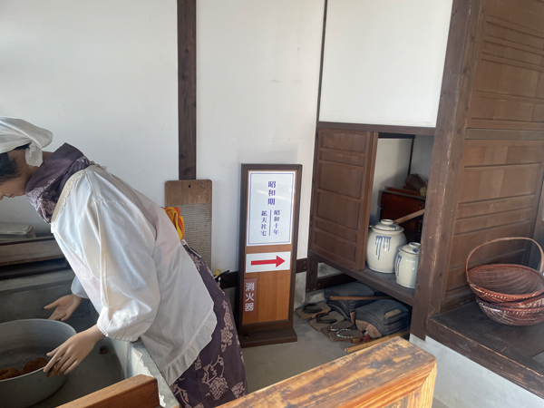 昭和初期の住宅の様子。当時からは住まいの内容が大きく変化したが、これからもさらに変化しそうだ