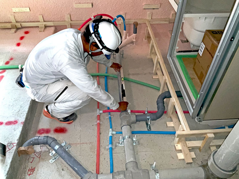 施工中の社員の様子