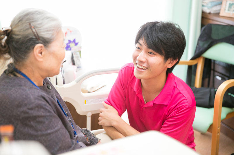 （株）さわやか倶楽部（（株）ウチヤマホールディングス）　求人情報