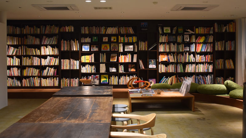 キッズデザイン賞を受賞（九州大学から委託された絵本と家具）