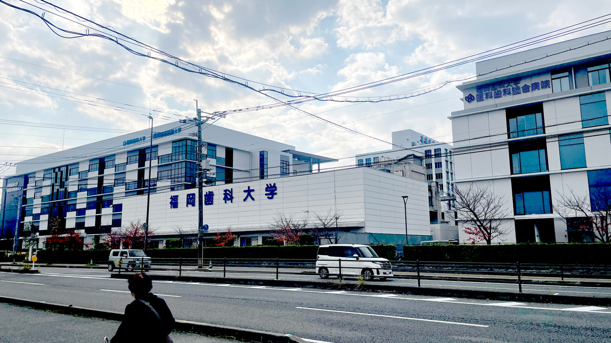 キャンパス整備を進める福岡学園。左が「新本館」