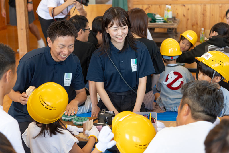 出張こども大工の様子