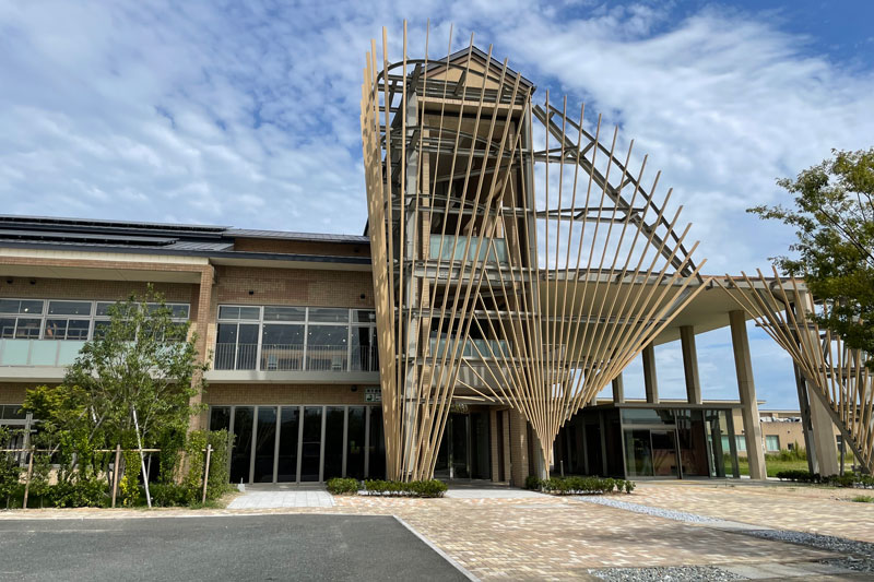 築上町の新図書館「築きのもり」